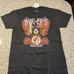 Buc-ees Tour Tee NWT ✨